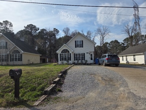 Building Photo - 1165 Greens Rd