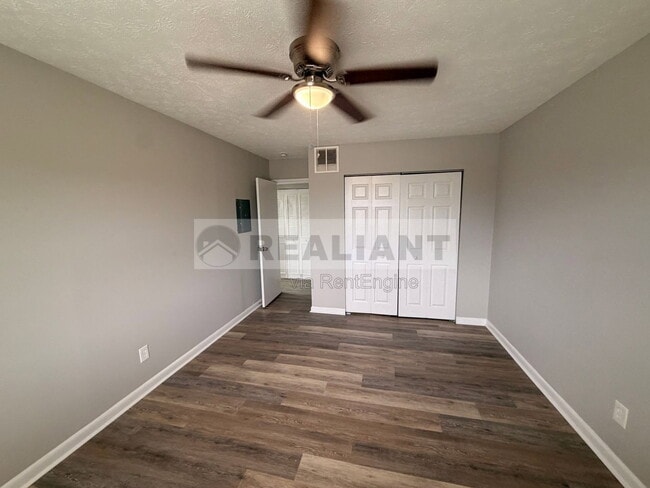 Building Photo - 2082 Fairmont Ct