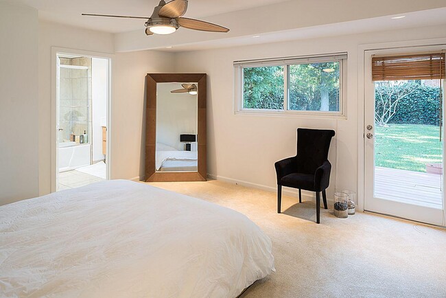 Building Photo - 3520 S Bentley Ave