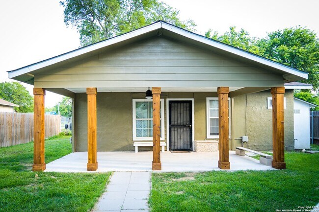 Foto del edificio - Super Cute 2Bed/1Bath Home for Lease! Available NOW!