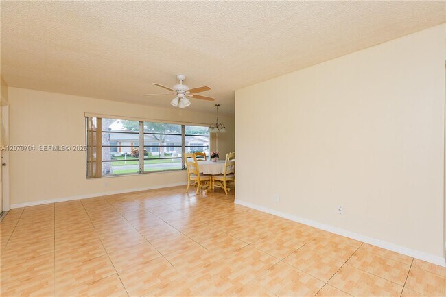 Foto del edificio - 1055 NW 83rd Ave