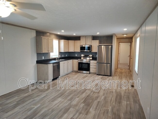 Building Photo - 24 Erin Ln