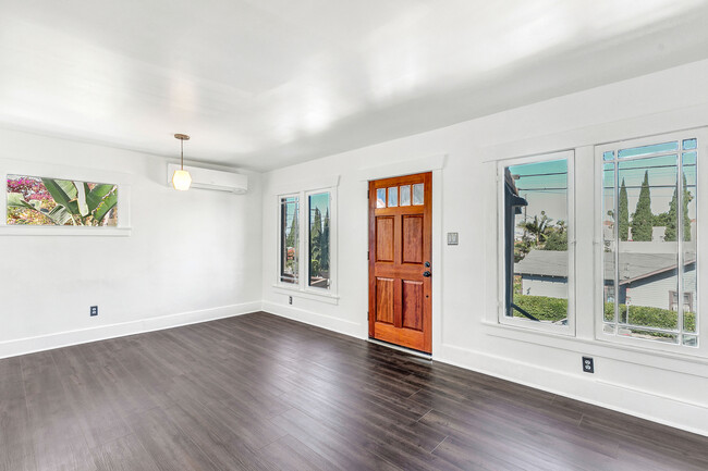 Bright & Airy, Freshly Painted and Tons of Natural Light - 602 Maltman Ave