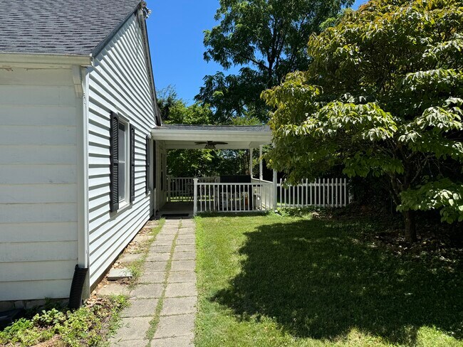 Building Photo - 431 Alleghany St
