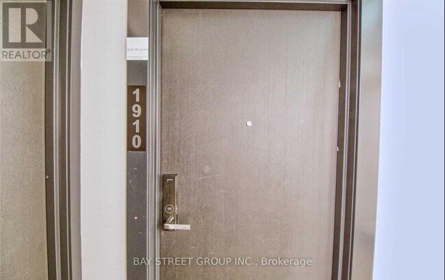 Building Photo - 77 Shuter St