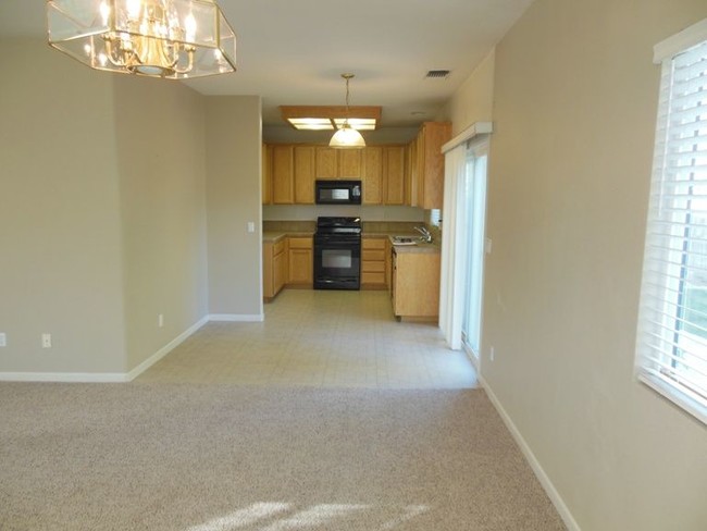 Building Photo - 3155 Rivermont St.