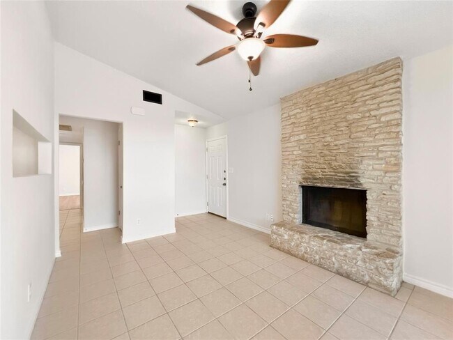 Building Photo - 1012 Fieldwood Dr