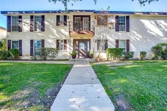 Building Photo - 4006 Ridglea Country Club Dr