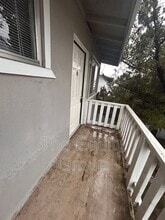 Building Photo - 331 E Elm St