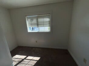 Building Photo - 2108.5 3rd St