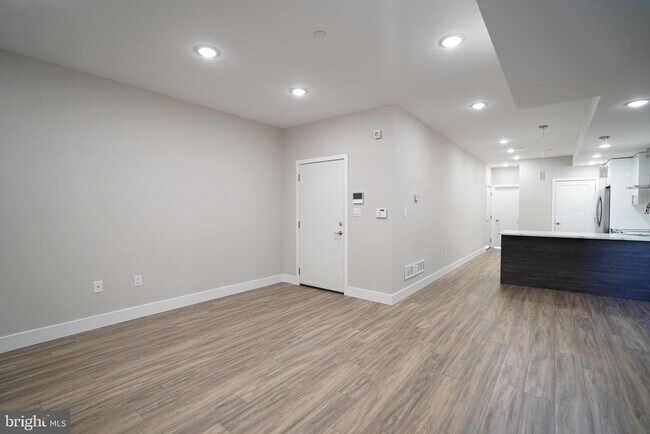 Foto del edificio - 2222 Frankford Ave