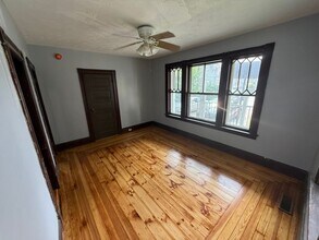Building Photo - 65 A St