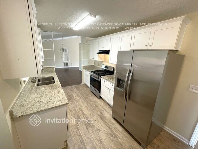 Foto del edificio - 4004 Daylily Way