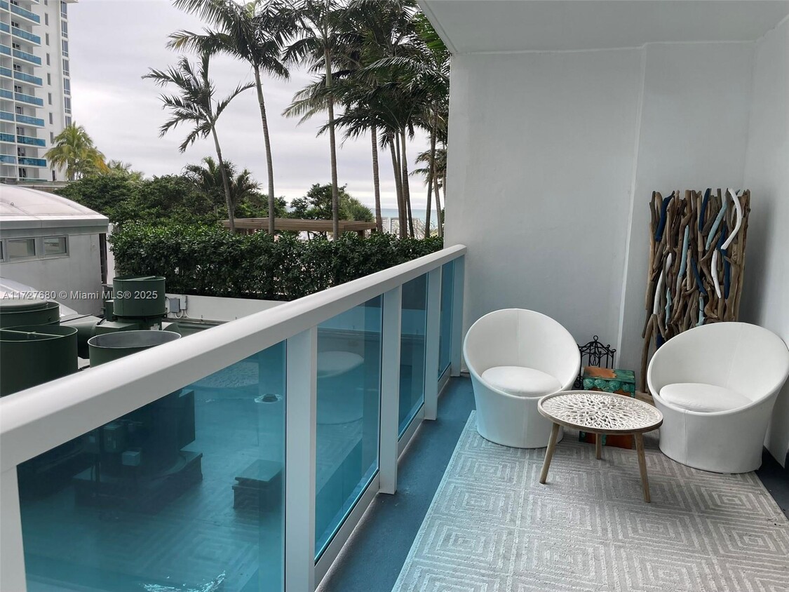 Foto principal - 2301 Collins Ave