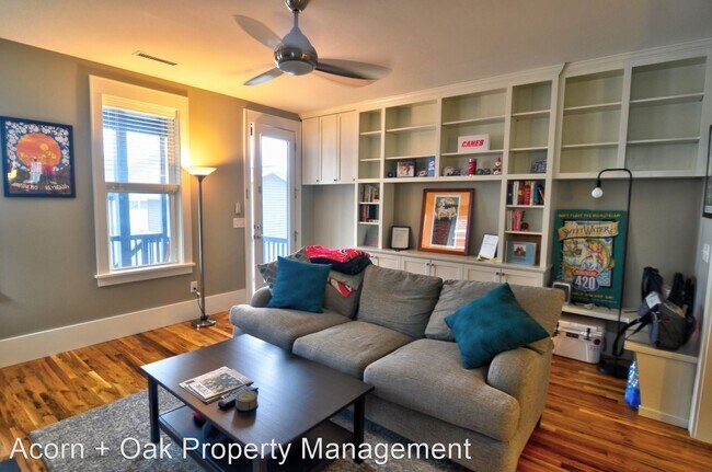 Foto del edificio - 4 br, 3.5 bath House - 118 Rock Ledge Drive