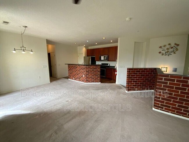 Foto del edificio - 601 Menaul Blvd NE