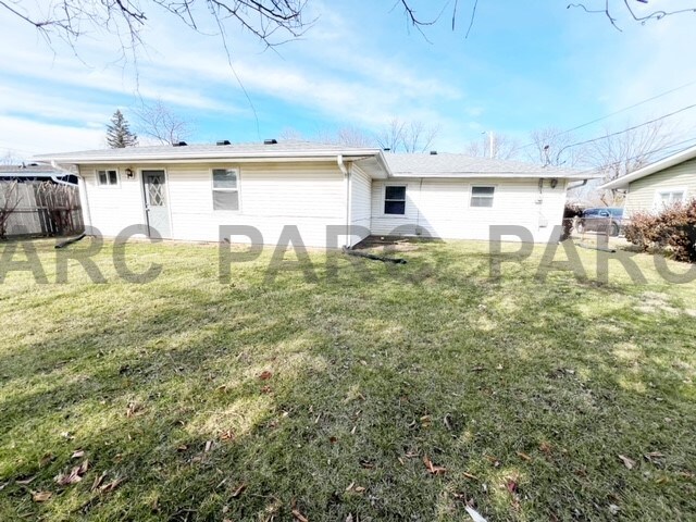 Building Photo - 5525 GLENCOE STREET