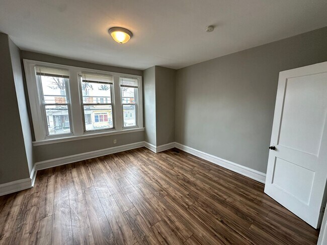 Foto del edificio - 440 W Fisher Ave