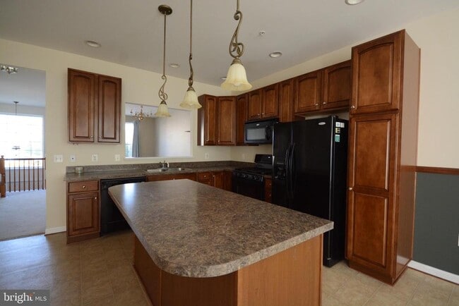 Building Photo - 421 Green Fern Cir
