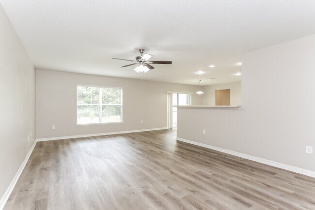 Building Photo - 97122 Yorkshire Dr