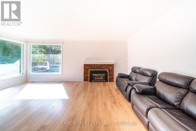 Building Photo - 533 Browning Ave