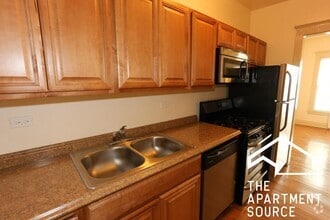 Building Photo - 4716 N Racine Ave