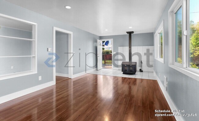 Building Photo - 1434 Madrona Ave