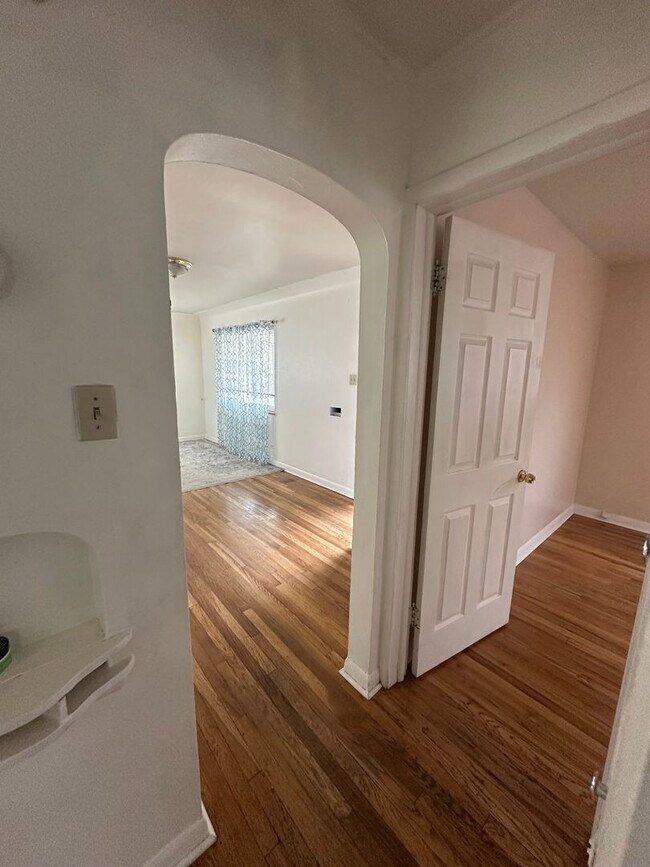 Foto del edificio - LONG REALTY AND PROPERTY MANAGEMENT- 4BED 2BATH IN Denver