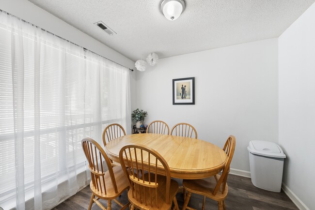 Foto del edificio - 4611 Timbermill Ct