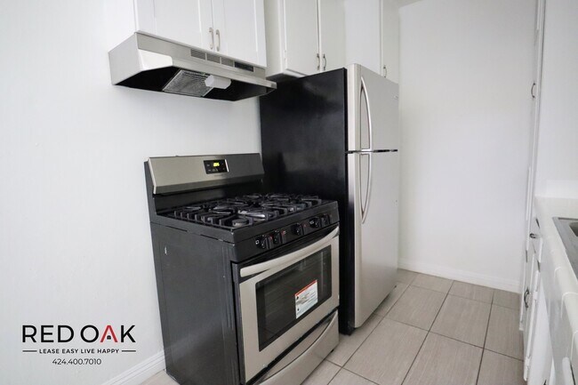Foto del edificio - 5832 Carlton Way