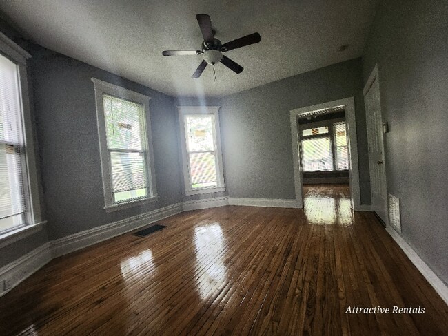Foto del edificio - 7028 S Rhodes Ave