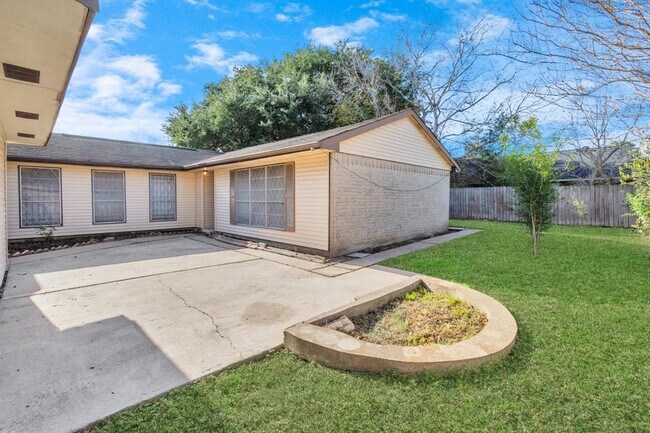 Building Photo - 1622 Oakbury Dr