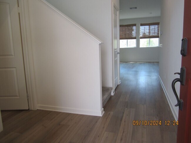 Building Photo - Luxury Townhome in Moreno Valley