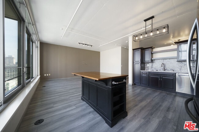 Foto del edificio - 1100 S Hope St