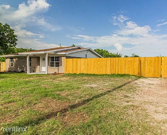 Foto del edificio - 4 br, 1.5 bath House - 705 N Arthur St