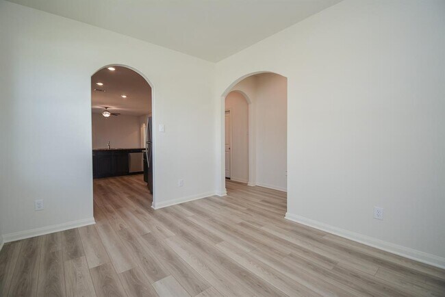 Foto del edificio - 569 Amberwood Pk Dr