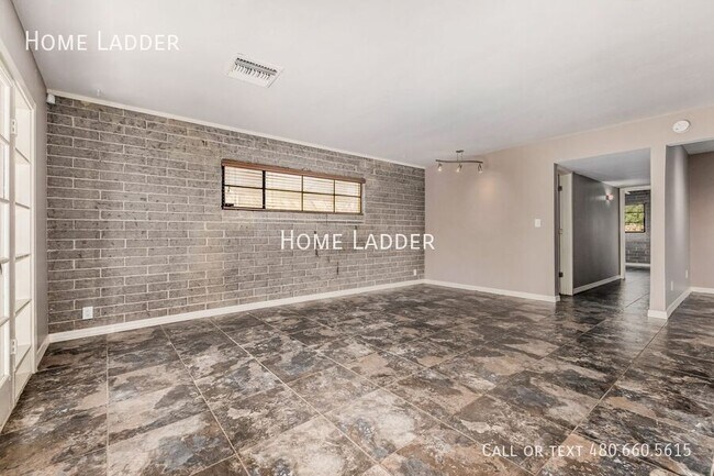 Photo - 1338 W Culver St House