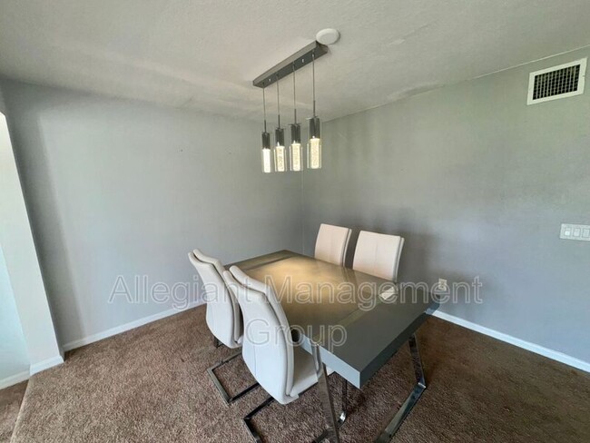 Building Photo - 474 Caribbean Dr