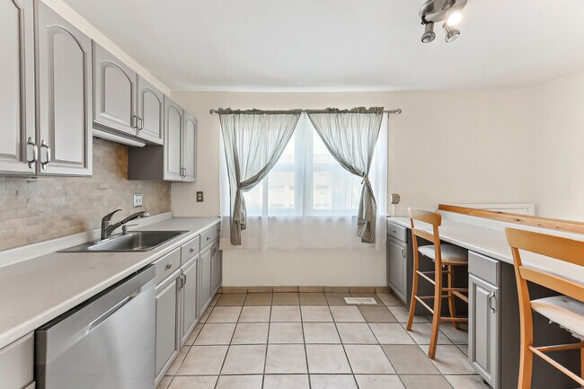 Foto del edificio - 529 W Marshall St