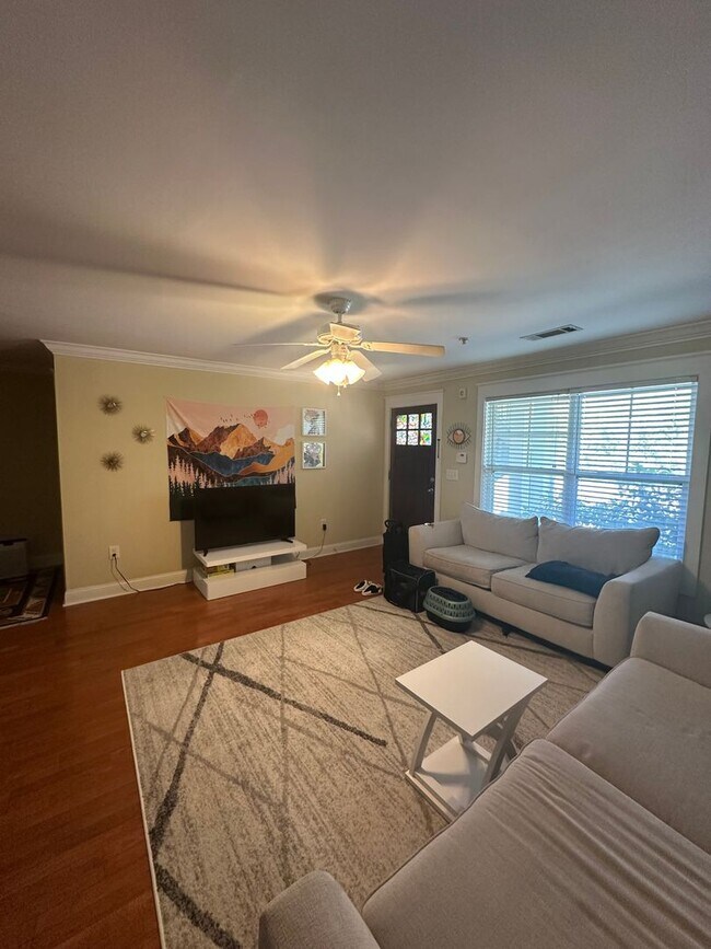 Foto del edificio - 2 Bedroom 2 Bathroom in gated community of the Summit