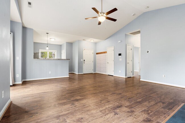 Building Photo - Available Now! 3bd/2ba Home 10 Minutes from Downtown Durham!