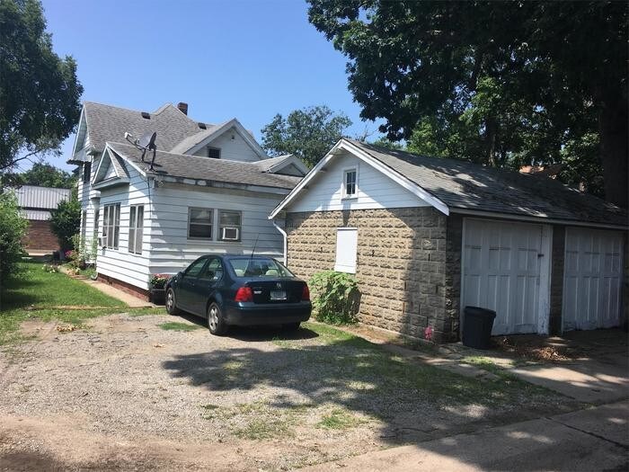 Building Photo - 840 S Ironwood Dr