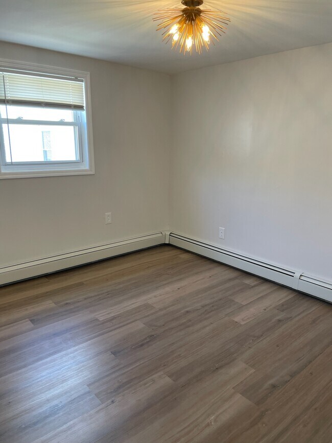 dining room - 213 N 3rd St