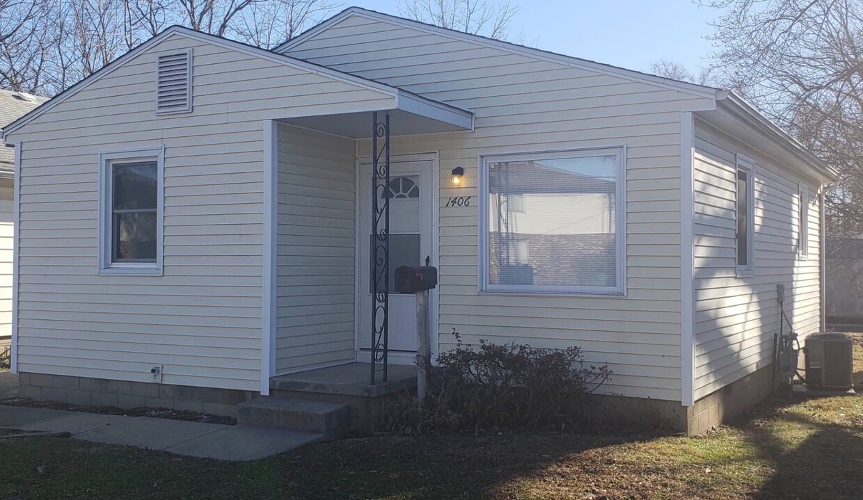 Primary Photo - Adorable North Side-Single Family Home