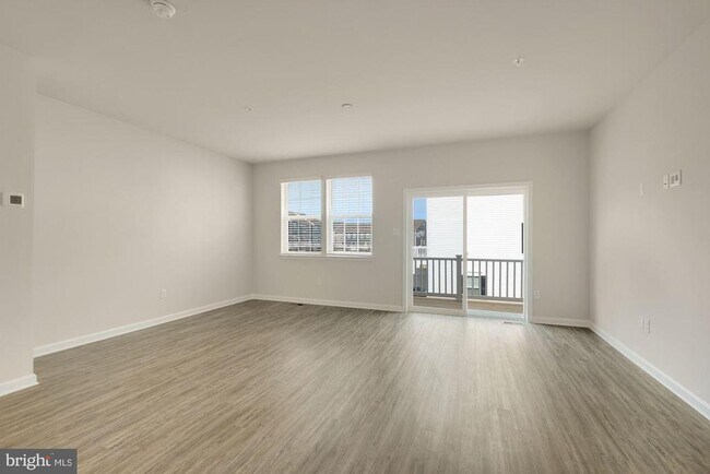 Foto del edificio - 7064 Delegate Pl