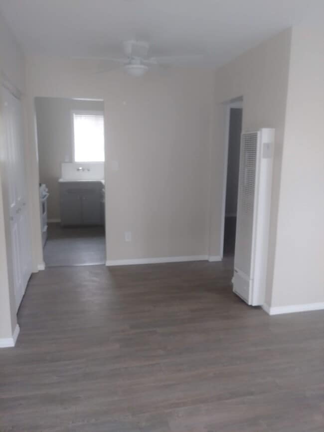 Building Photo - 5850 David Ave