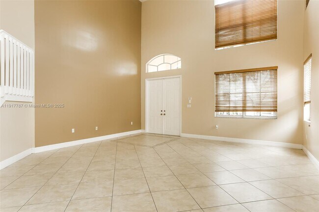 Building Photo - 2332 SW 126th Ave