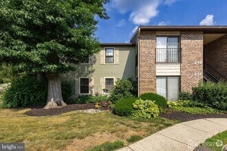 Building Photo - 23A W Bluebell Ln