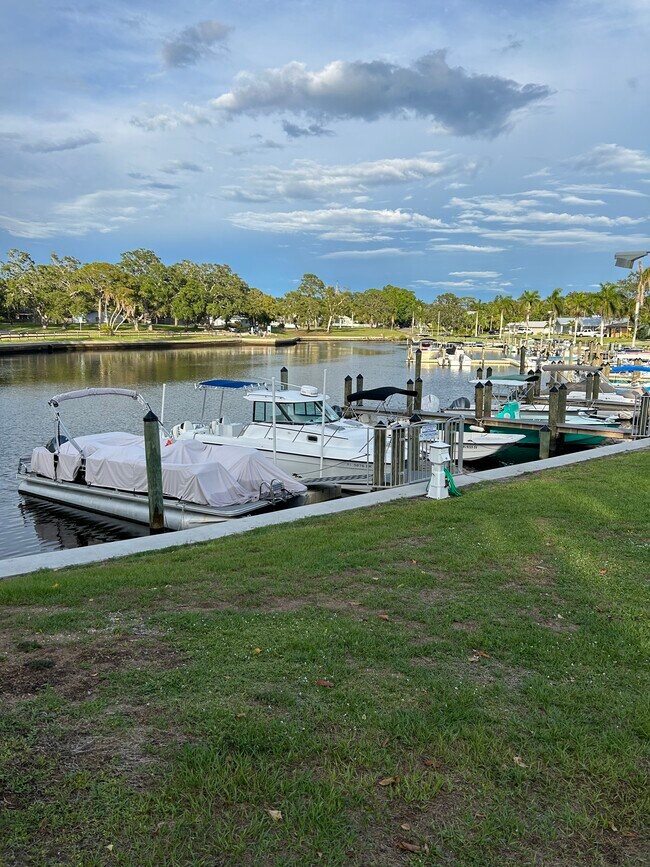 Palma Sola Boat Basin - 7807 Portosueno Ave