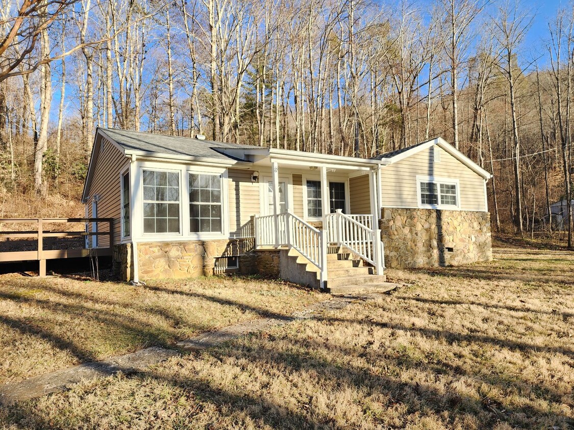 Foto principal - Secluded Swannanoa Rental!